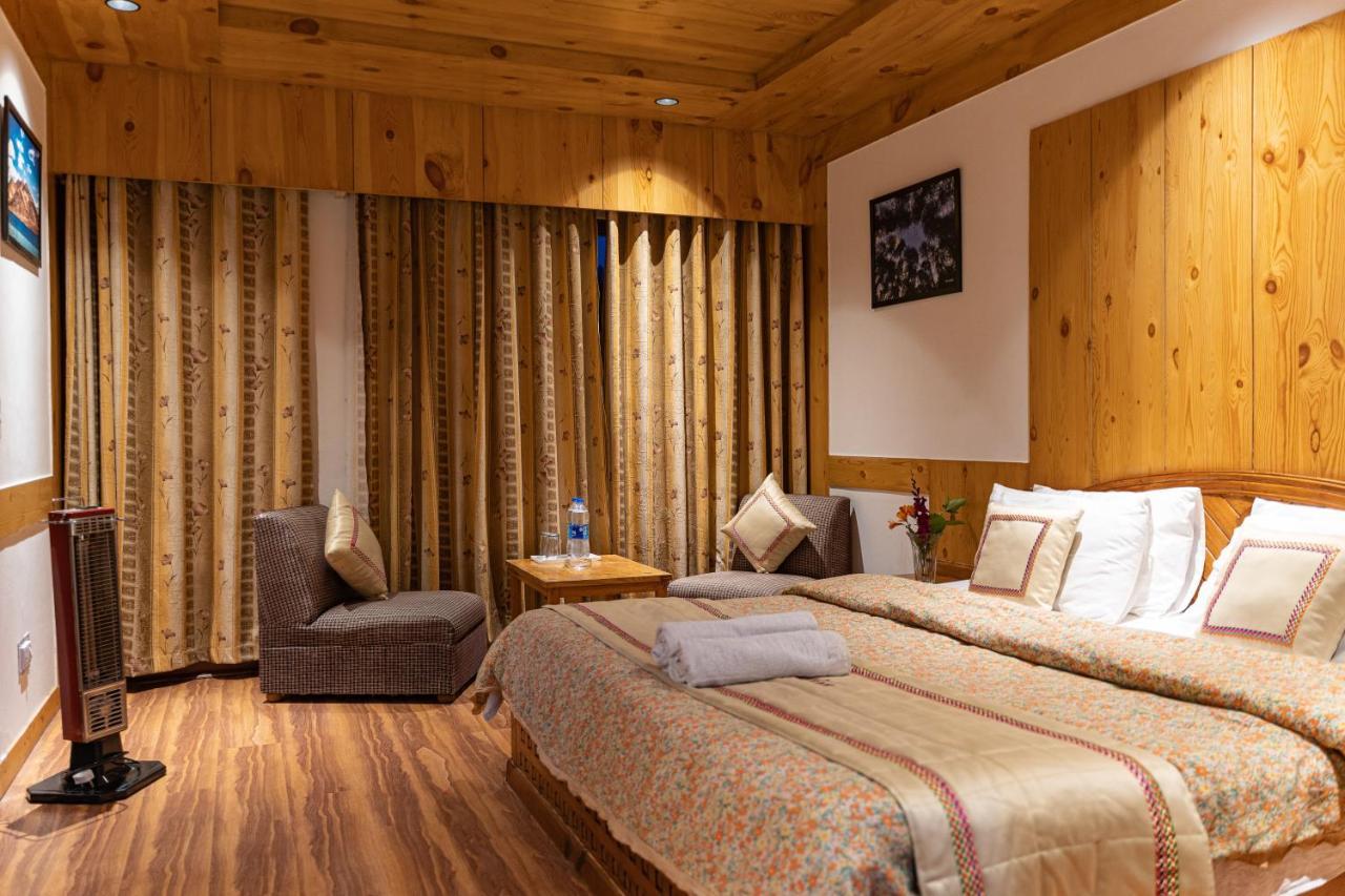 The Conifer Hotel Manāli Kültér fotó