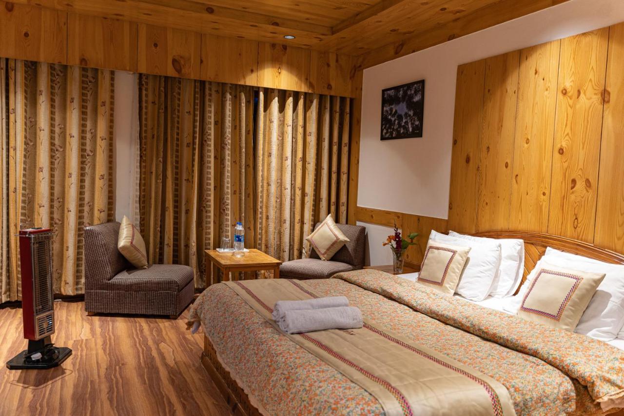 The Conifer Hotel Manāli Kültér fotó