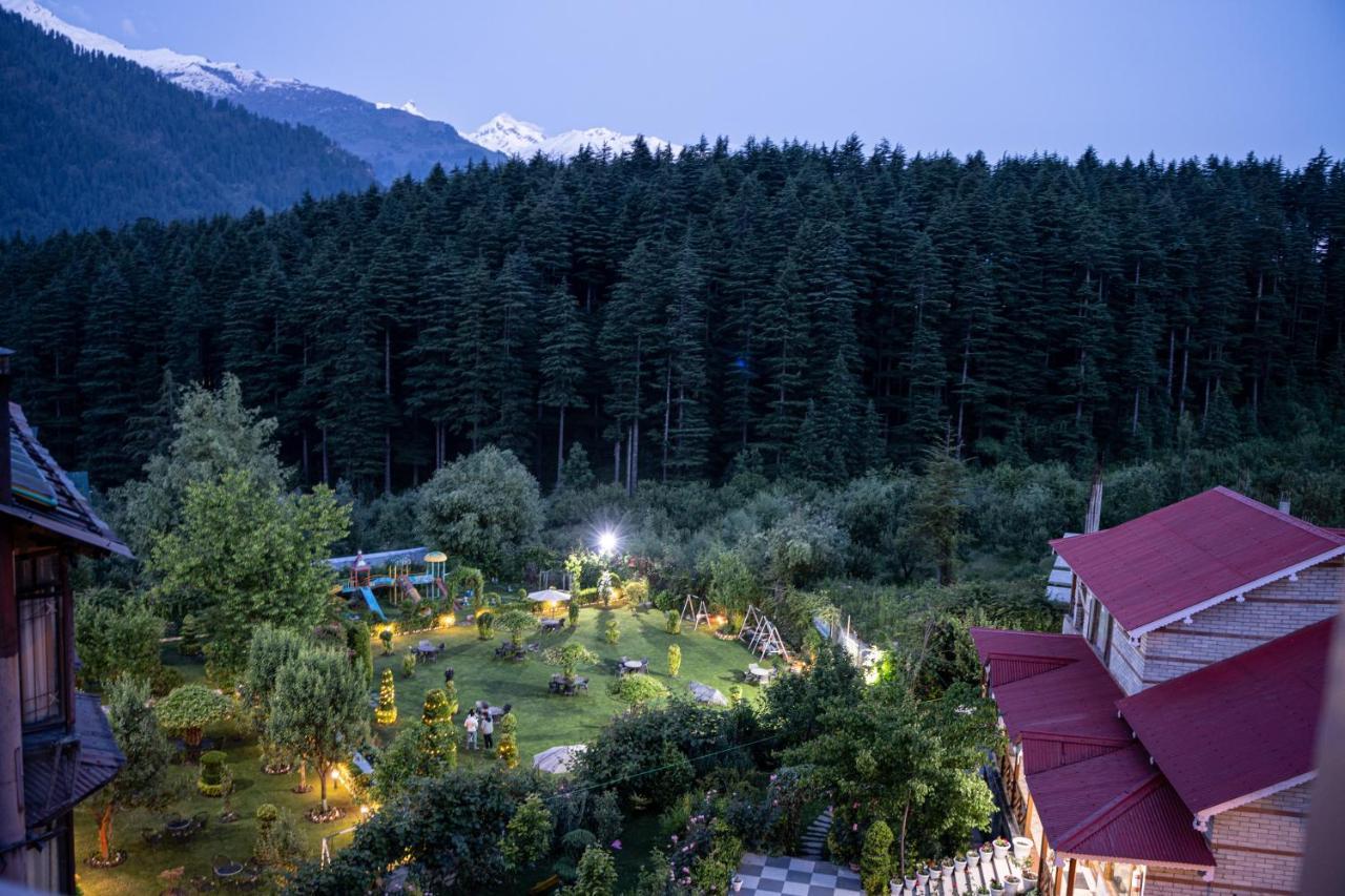 The Conifer Hotel Manāli Kültér fotó