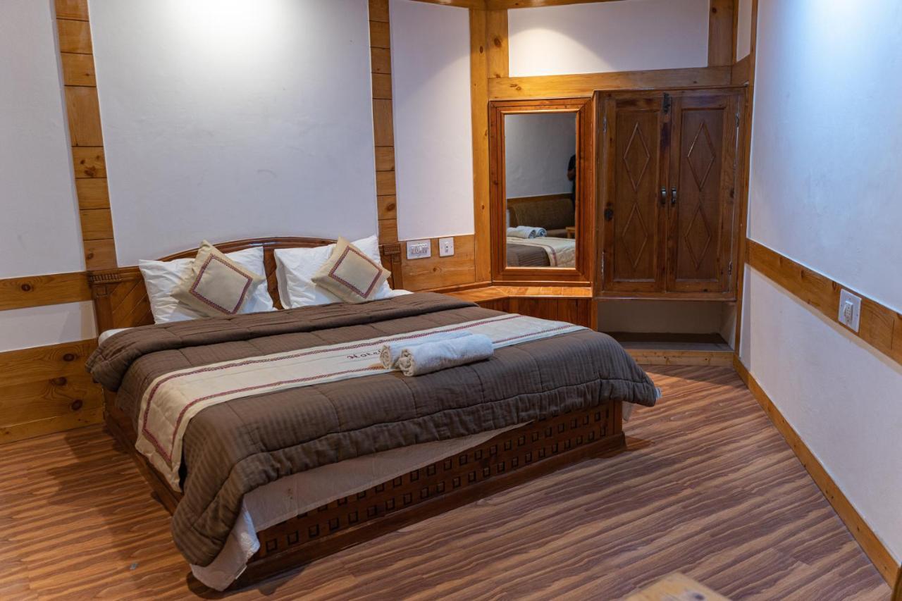 The Conifer Hotel Manāli Kültér fotó