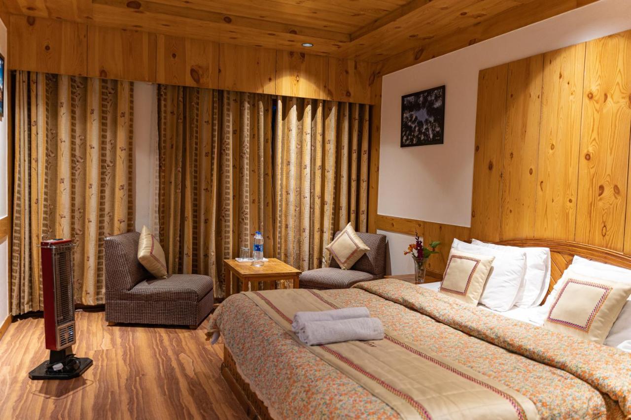 The Conifer Hotel Manāli Kültér fotó