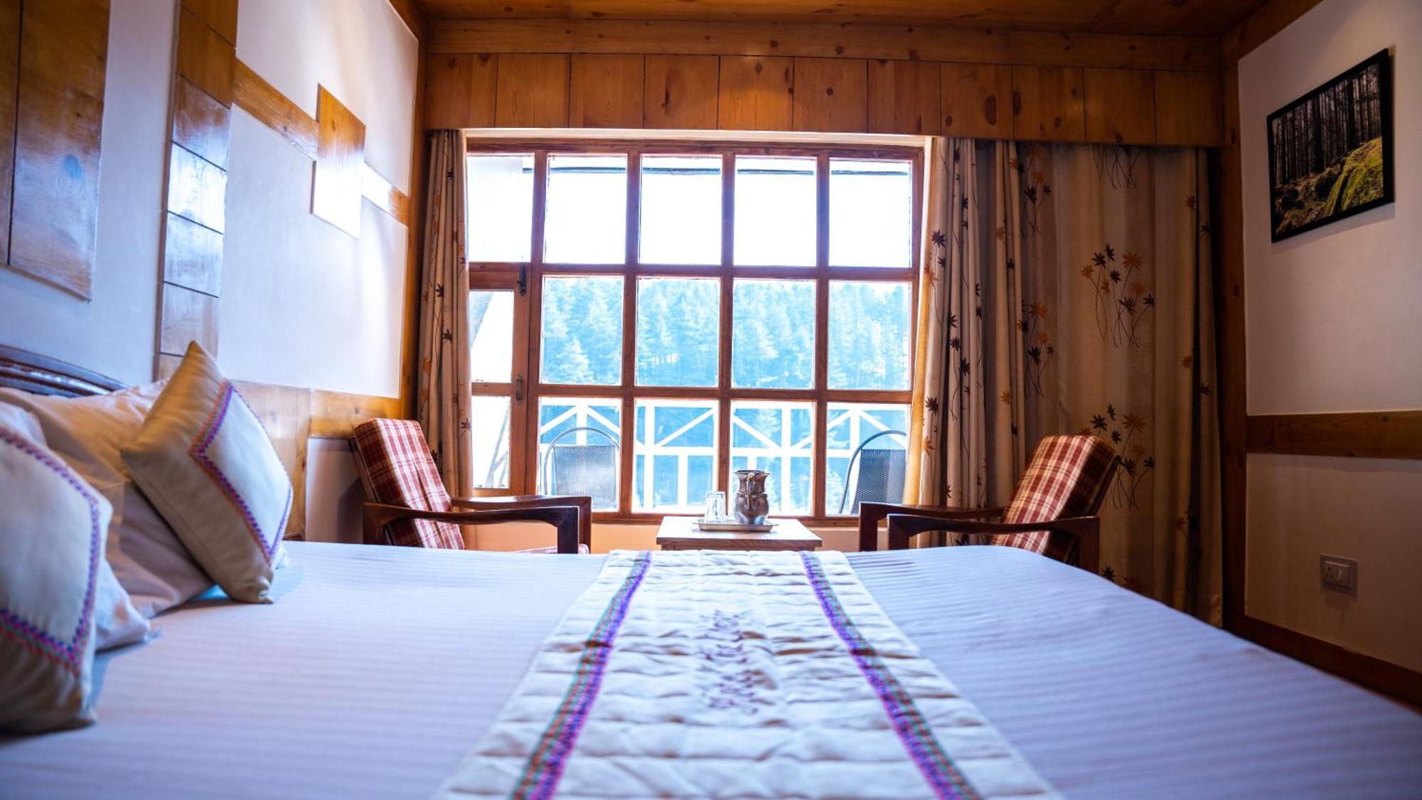 The Conifer Hotel Manāli Kültér fotó