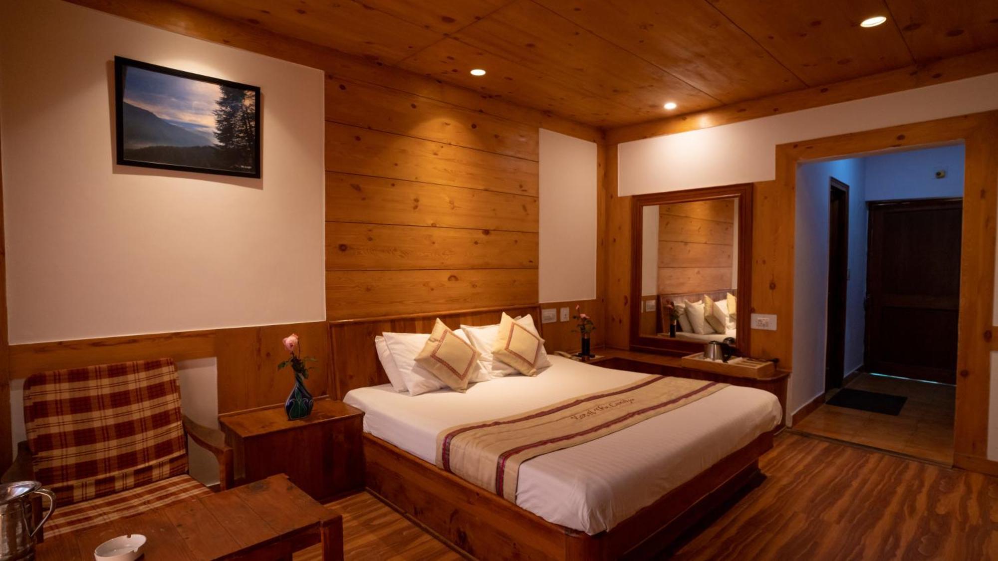 The Conifer Hotel Manāli Kültér fotó