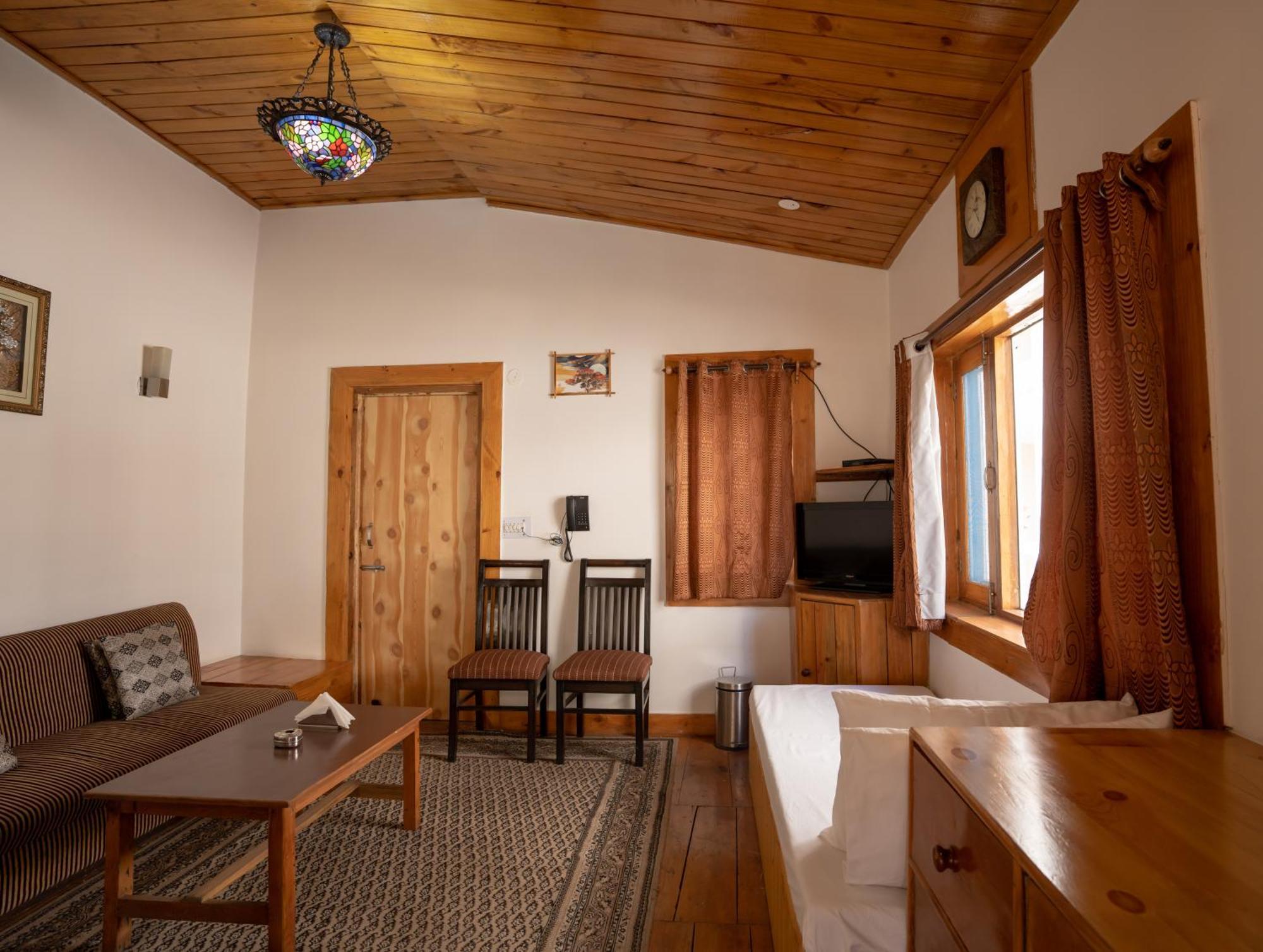 The Conifer Hotel Manāli Kültér fotó