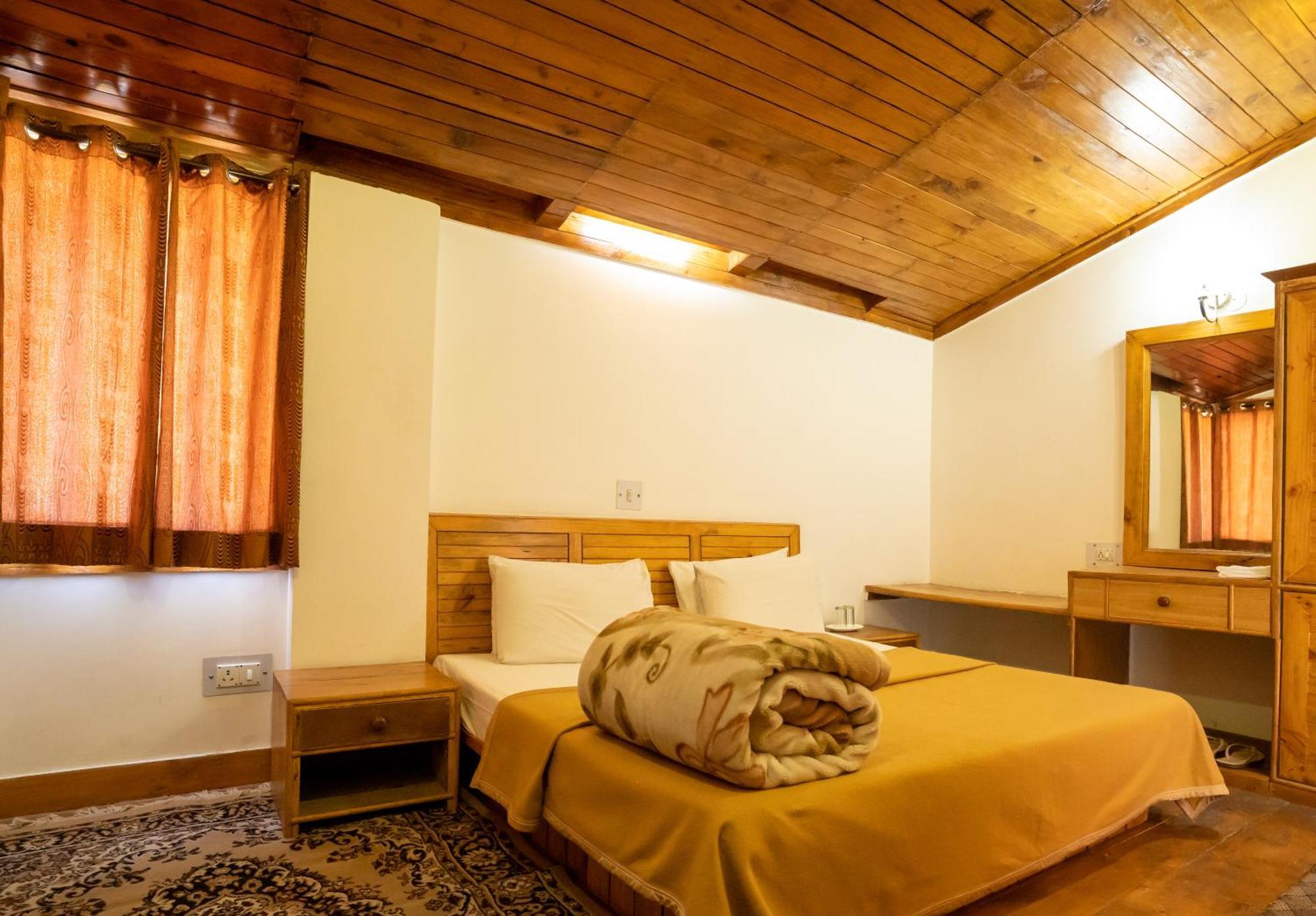 The Conifer Hotel Manāli Kültér fotó