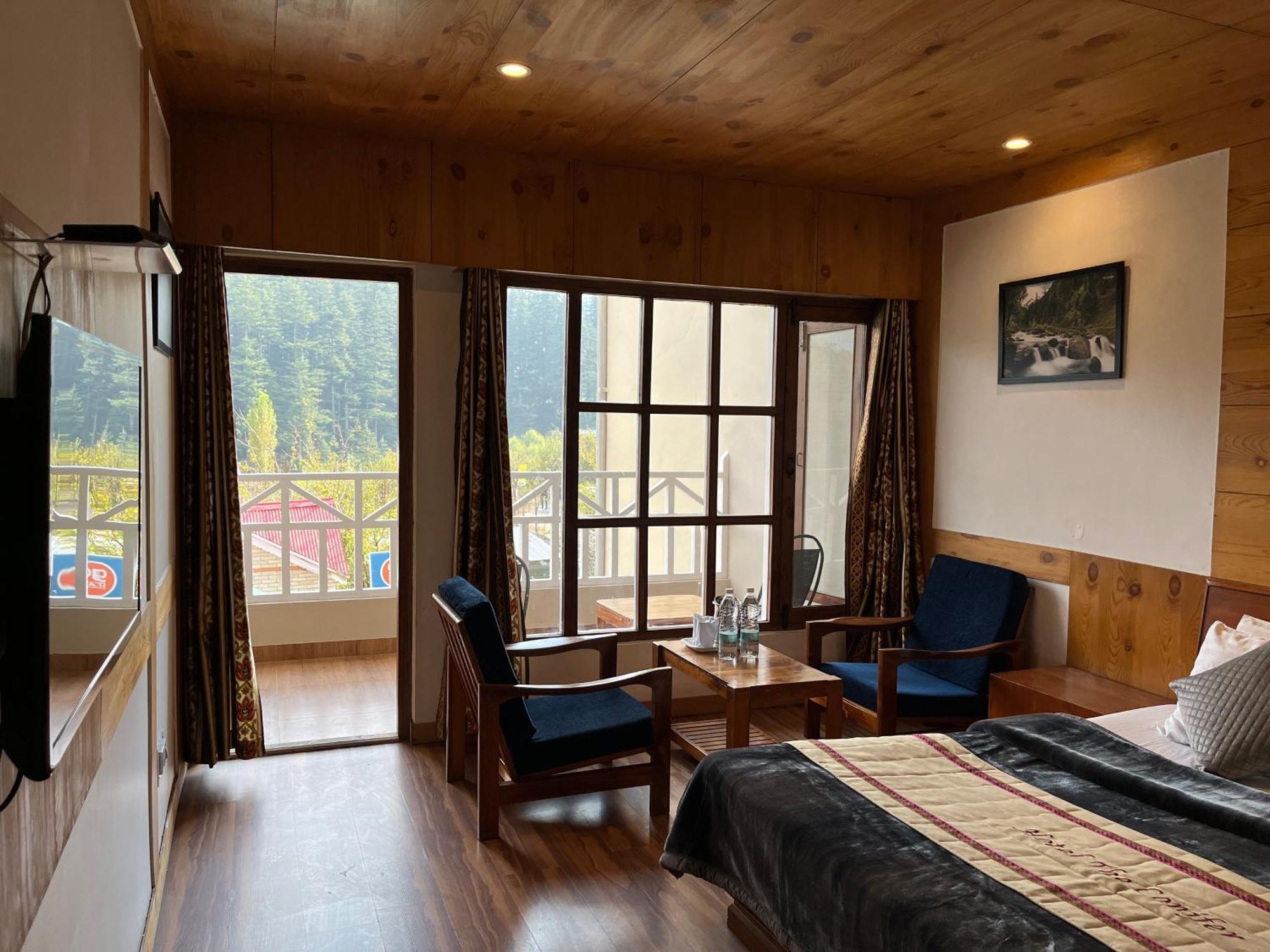 The Conifer Hotel Manāli Kültér fotó