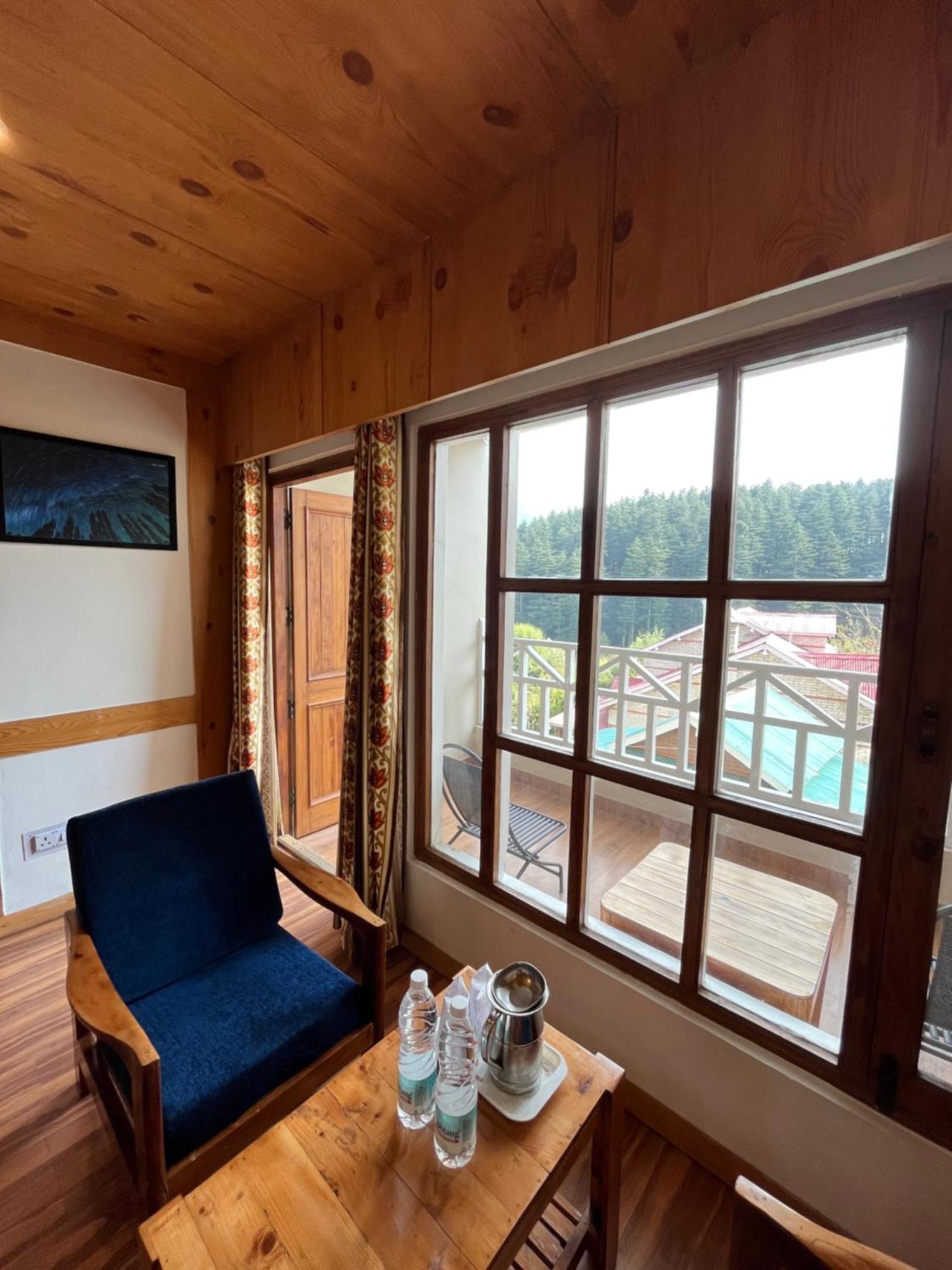 The Conifer Hotel Manāli Kültér fotó